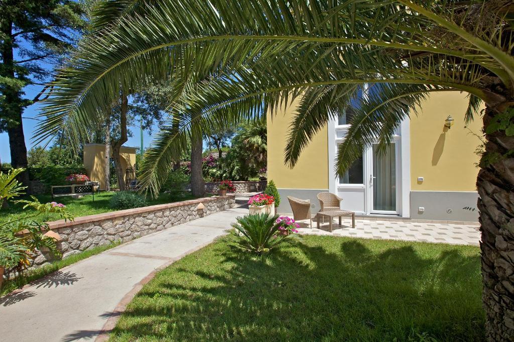 Comfort Double or Twin Room with Partial Sea View